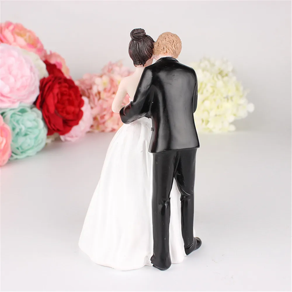 2017 Resin Romantic Bride and Groom Wedding Cake Topper Couple Hug Kiss