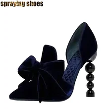 Модные темно-синие бархатные женские туфли-лодочки; обувь для вечеринок; женские туфли на высоком каблуке с острым носком, украшенные жемчугом и бантом; свадебные туфли на шпильке