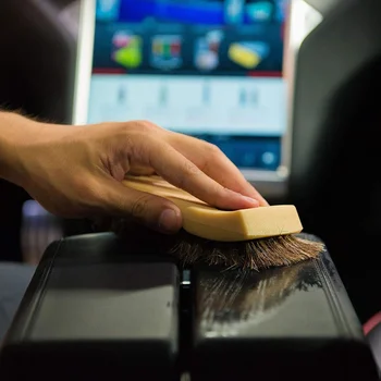 

1 Pcs Long Bristle Horse Hair Leather Cleaning Brush Ergonomics Design Leather Seat Wash Tool Auto Interior cleaning brush New