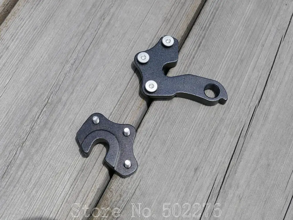 

Brand New Rear Derailleur hanger Alloy Material Rear Derailleur Hanger for 29ER Frame ( standerd QR : 135mm )
