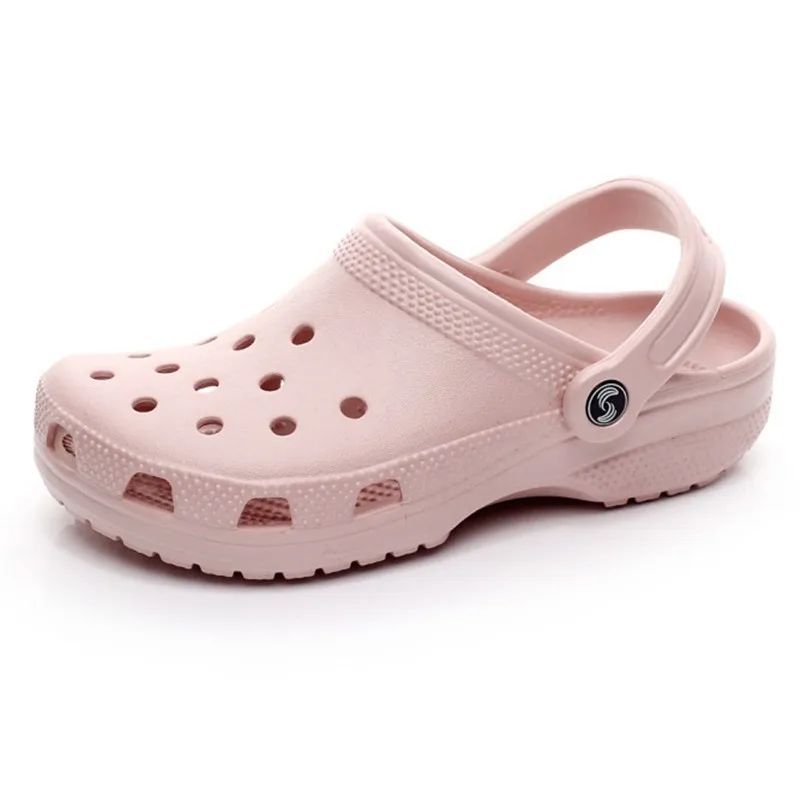 

Couple Hole Clogs women Beach Slippers 2018 Summer Eva Sandals Beach Shoes Mules Flip Flops Garden Fashion Breathable Hot Sale