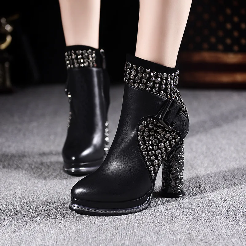 

2016 new winter boots, European and American rivets, round head, rough and high heel, waterproof table top, cowhide boots.