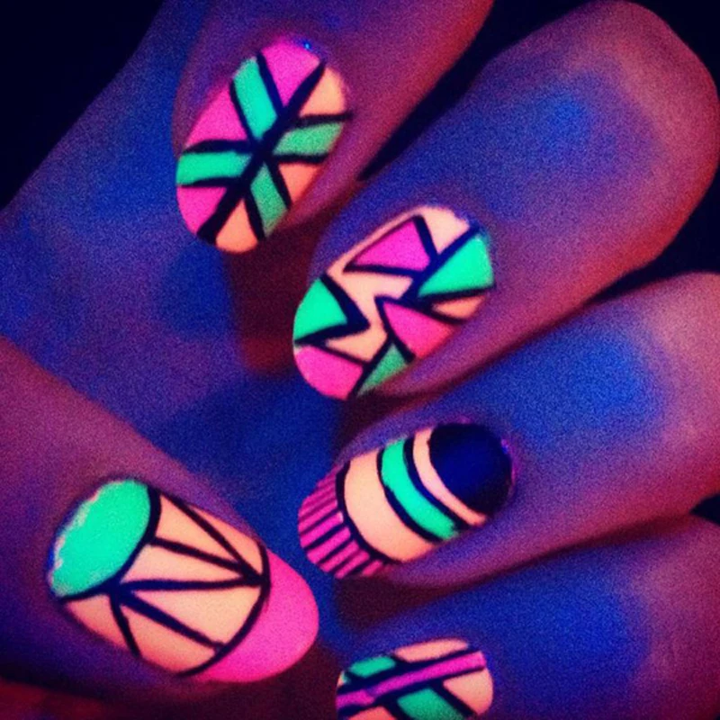 glow-in-the-dark-nail-polish-5