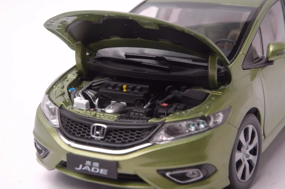 Honda Jade model in scale 118 (4)