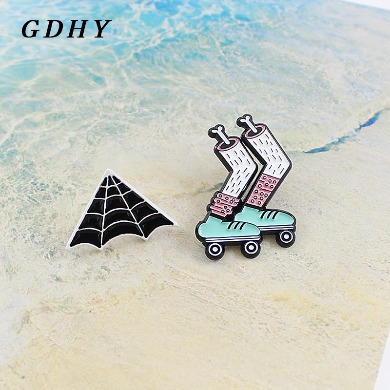 

GDHY Brooch Zombie Skeleton Leg Skates Triangle Black Spider web Enamel pin Green Roller skates Pink Socks Spider web Badge pins