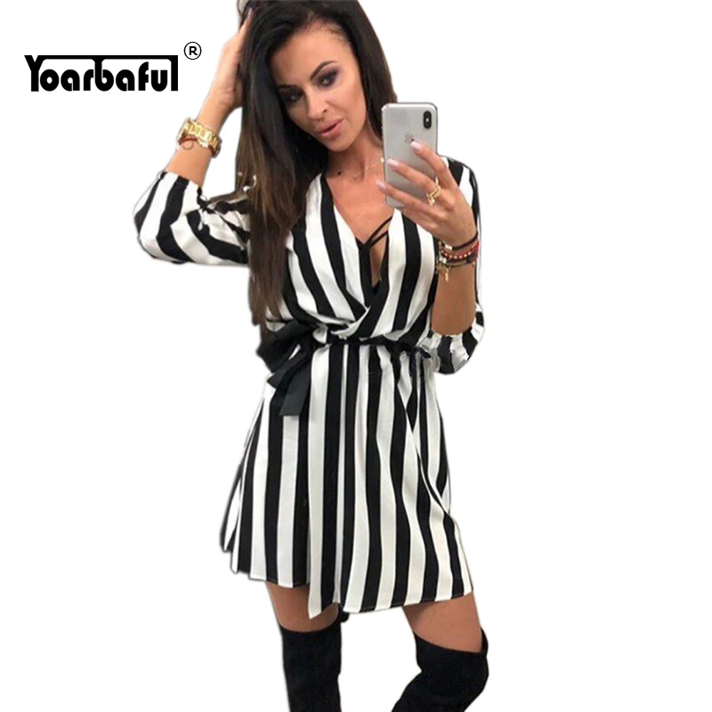 

2019 Women Summer New Fashion Casual V-Neck Striped Dress Beach Loose Sexy Dresses Black White Striped Party Vestidos Plus Size