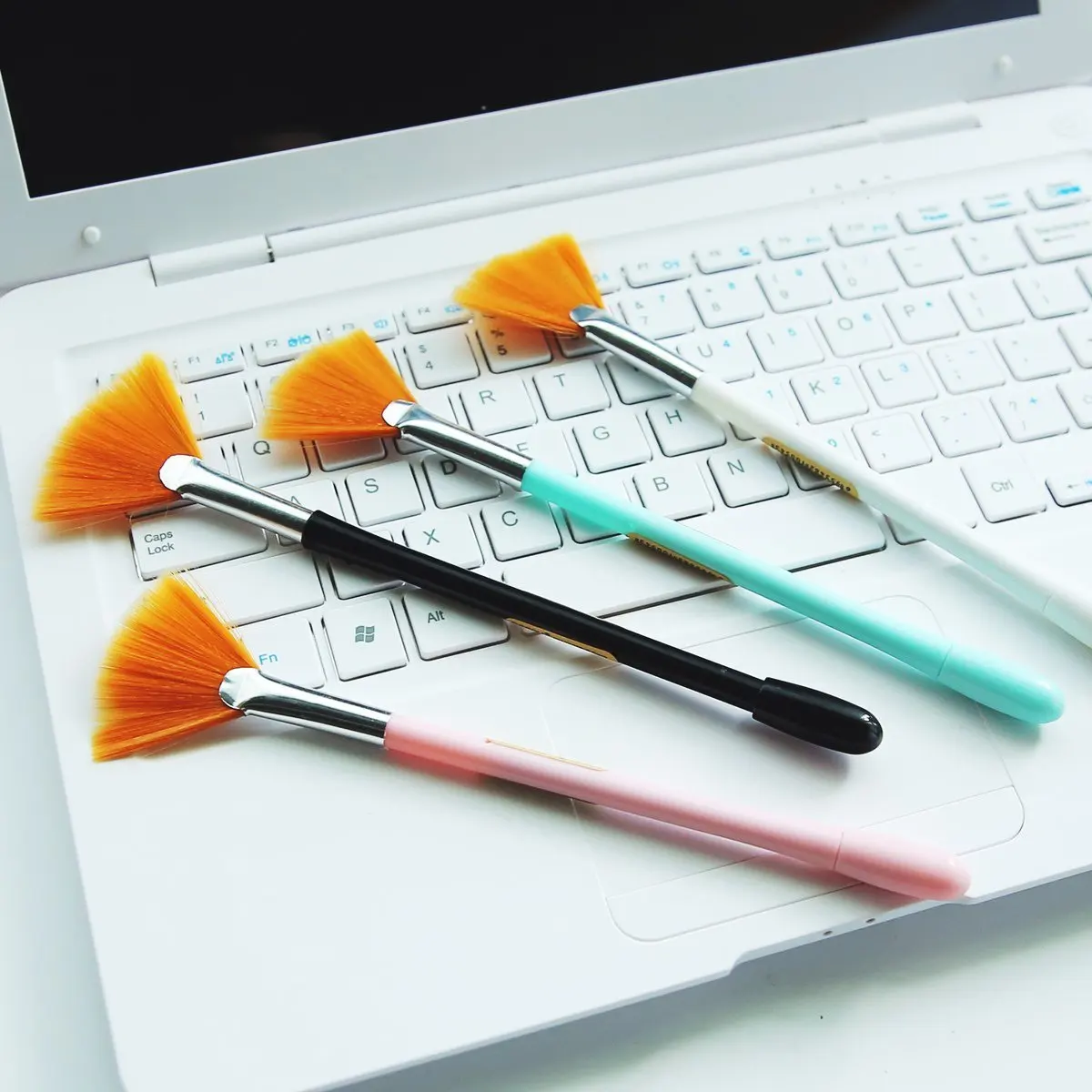 South Korea stationery gel pen keyboard cleaning brush Desktop dust