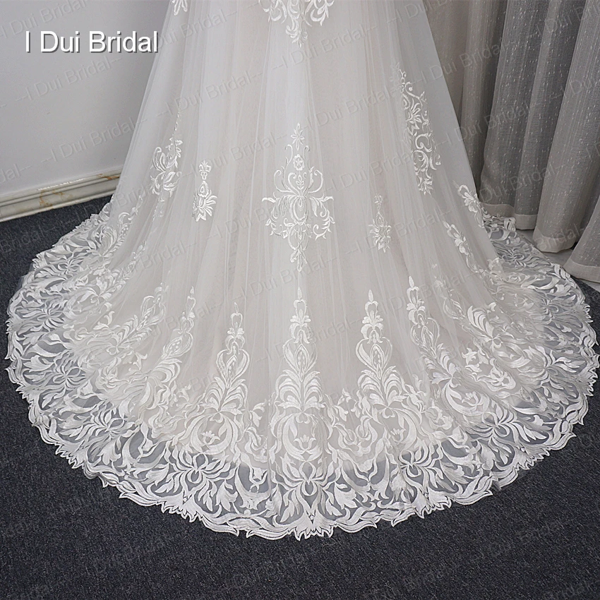 Spaghetti Strap Wedding Dress New Classic Unique Lace Appliqued Bridal Gown