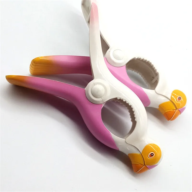 

1Pcs Parrot Bird Plastic Beach Slipper Towel Clips Large Sun Bed Lounger Holder Pool Clothes Peg Quilt clip Sock clips