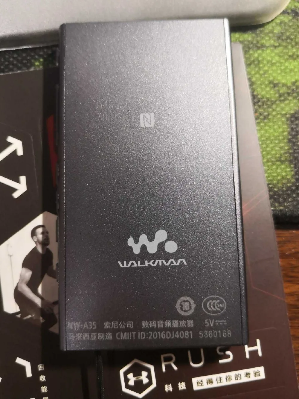 Используется, SONY NW-A35 16 GB Walkman-цифровой музыкальный проигрыватель с Hi-Res аудио bluetooth Специальная цена