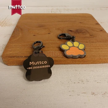 

50pcs/lot free shipping laser lettering cute paw print dog id tags for pets name tags shiny black zinc alloy dog tag DIT-020