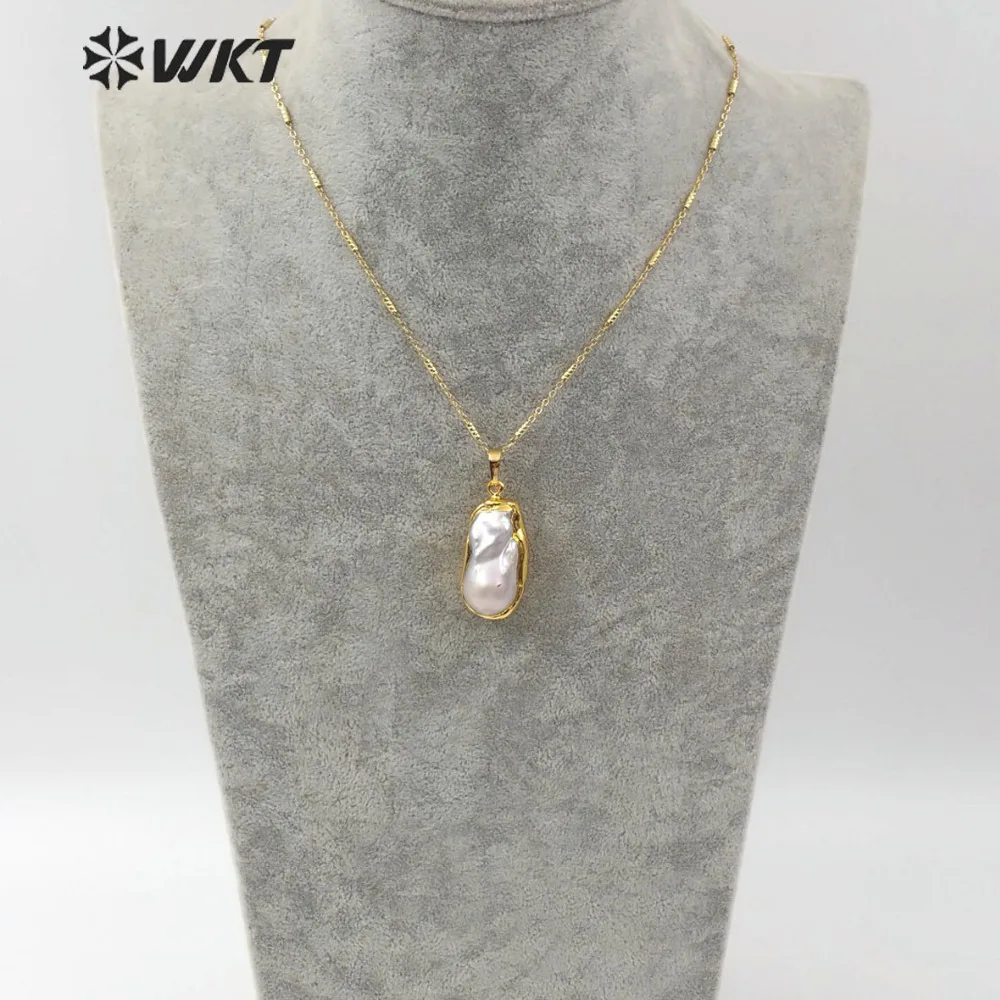 

WT-JN063 Baroque Pearl Necklace Random Size Big Drop White Pearl With Gold Bezel Pendant Beach Wedding Jewelry