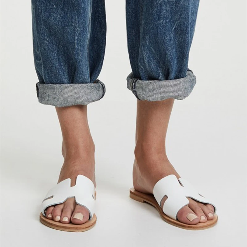 sandals with h shape