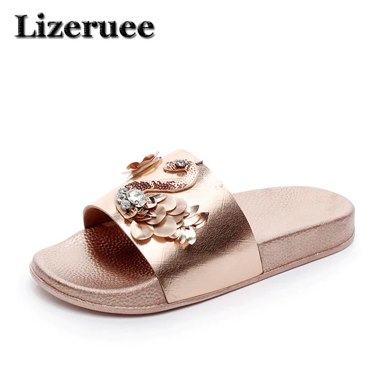 

Hot Summer Women Slippers Rhinestone Bling Slides Flat Soft Home Flip Flops Female Sparkling Crystal Shoes Beach Sandals ME192