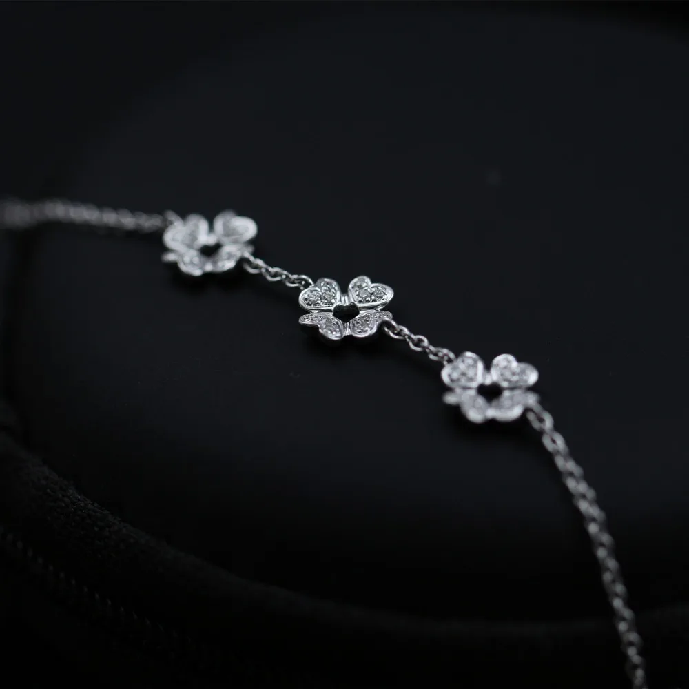 

LASAMERO 0.144CTW Luxury Gold Heart Shape Bracelet Natural Diamond Crystal Bracelet 18K Gold Half Circle Diamond Bracelet