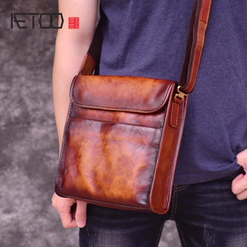

AETOO Retro Mad Horse Purse, head-layer cowhide men's shoulder bag, casual vertical leather crossbody bag
