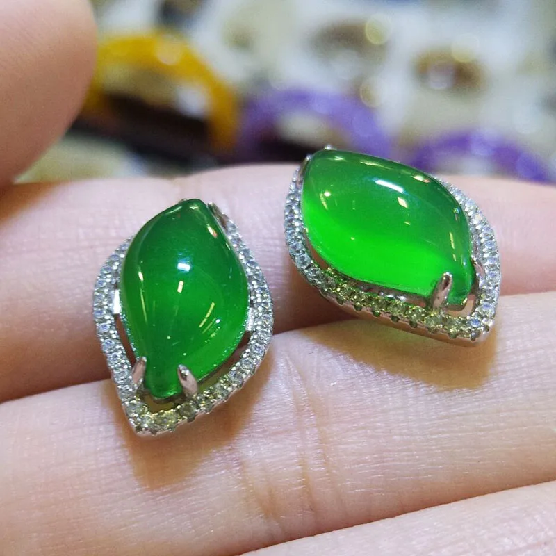 

Yu Xin Yuan Fine Jewelry 925 Silver Mosaic Natural Green Chalcedony Leaf Shape Stud Earrings