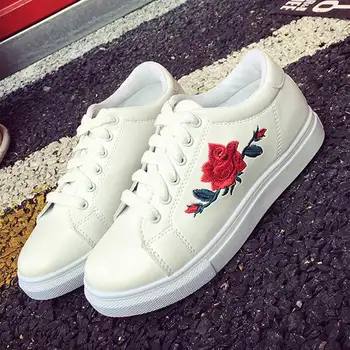 

2018 Fashion Women Flat Shoes Spring Rose Embroidery Creepers Platform Casual Shoes 88 Popular