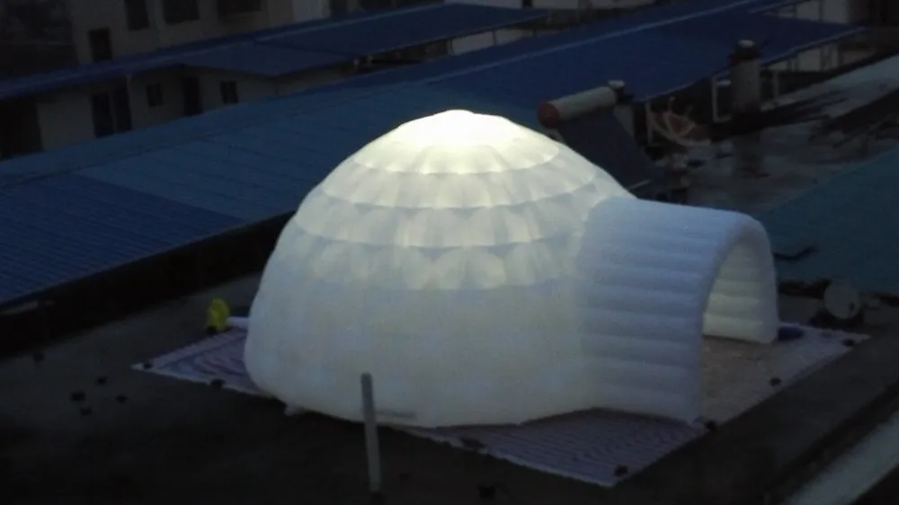 Модная белая надувная палатка igloo для кемпинга/надувная палатка Igloo, купольная палатка на лужайке с лампочками для Франции