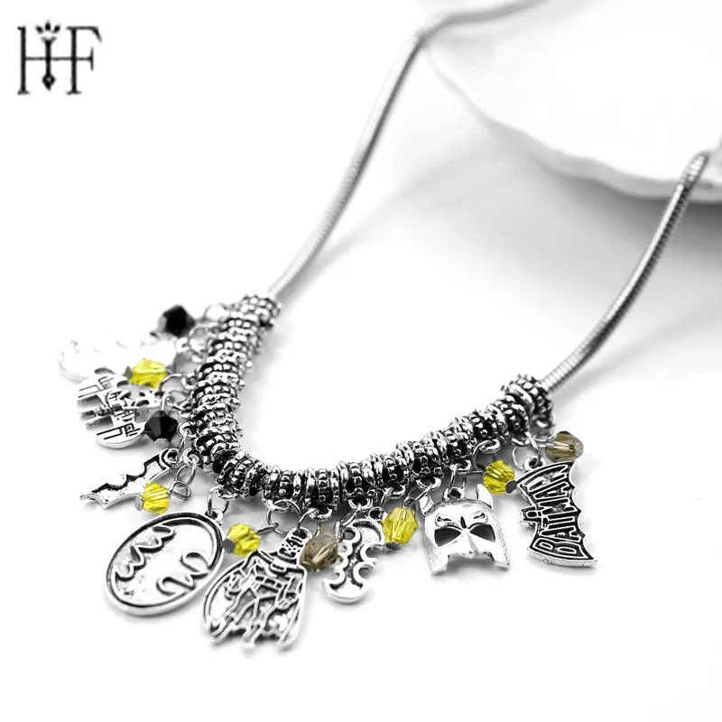 

Drop Shipping Vampire Gothic Style Superheros Pendant Batman Necklace for Women Snake chain 45cm Bat Superman Movie Jewelry