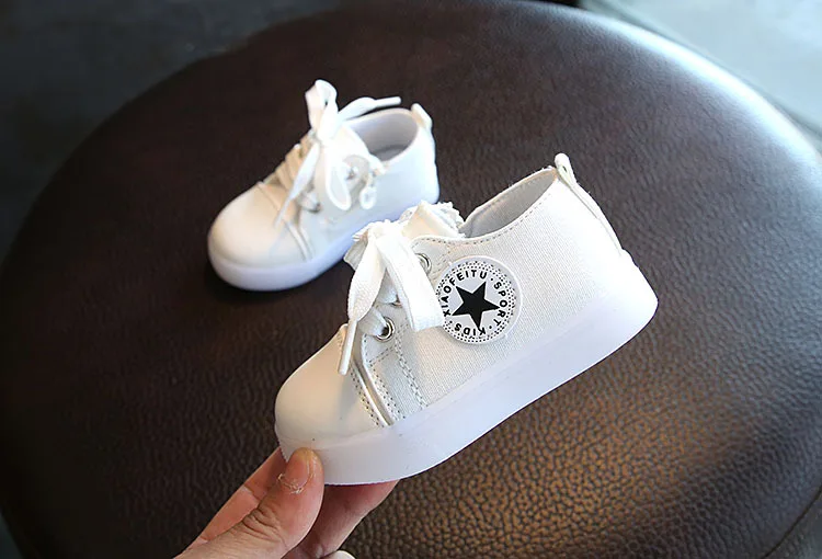 Для мальчиков и девочек обувь холст звезда обувь светодиодный освещения Сияющий детская обувь Повседневное Прохладный светящиеся Детские