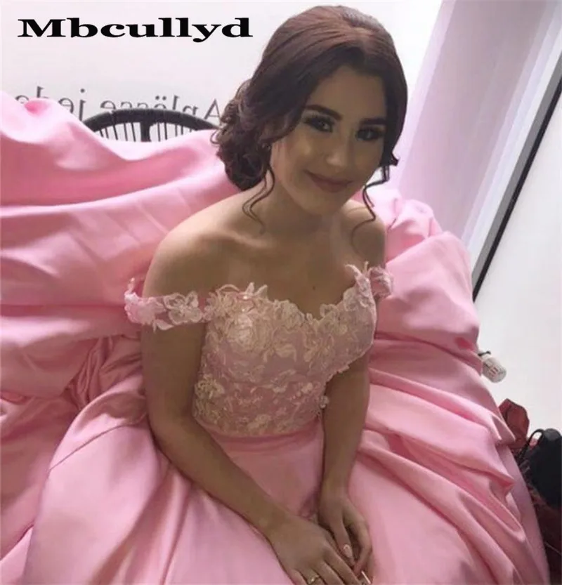 

Mbcullyd Luxury Ball Gown Quinceanera Dresses 2019 Sexy Off Shoulder vestido de 15 anos Chic Lace Applique Pink Sweet 16 Dress