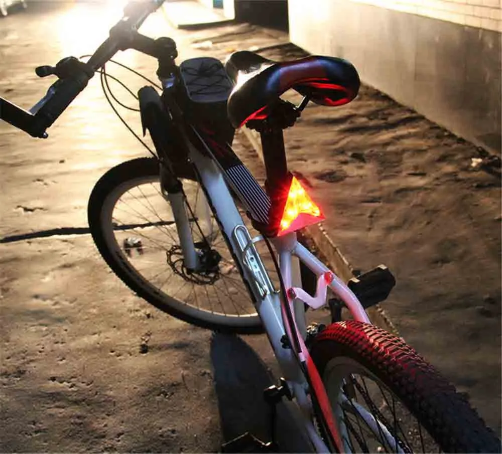 Luz LED de carga para bicicleta luz roja advertencia de seguridad luz trasera de montaje de colocación luz de bicicleta #25