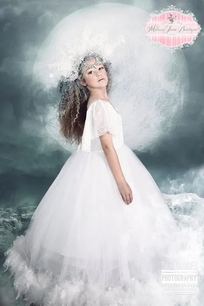 Cheap White Little Girls Party Dresses Square Neckline Square Neckline Lace Feather White Little Summer Flower Girls Dresses