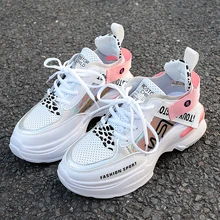 Летний модный тренд Для женщин прогулочная обувь для девочек светильник Обувь с дышащей сеткой походная спортивная обувь женская обувь с украшением в виде цветов, Красота прелестные женские сапоги