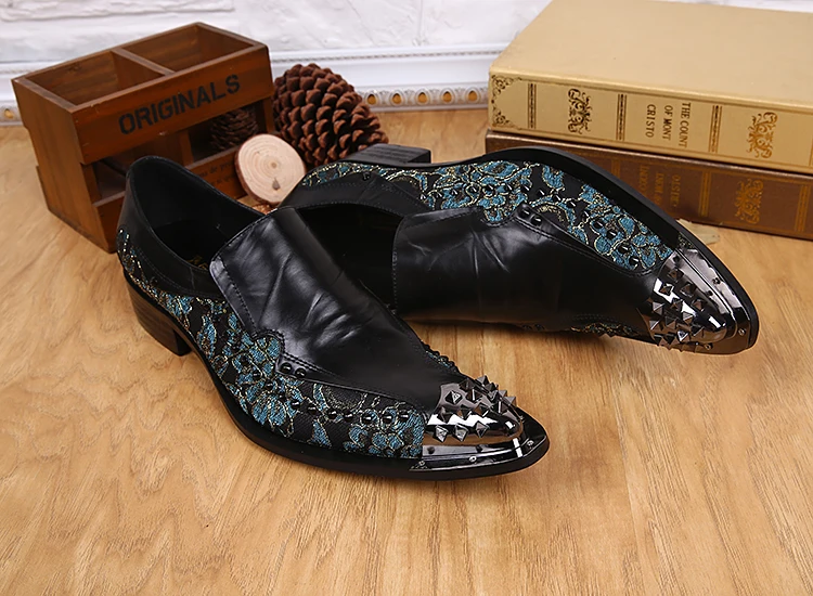 

Genuine Leather Shoes Men Brogues Pointed Toe Mens Dress Shoes Fashion Rivet Men Formal Shoes Wedding Party Oxford Shoes For Men