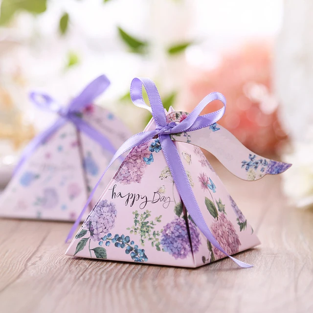 Free Shipping 50pcs Creative Candy Box Baby Shower Favors Triangular