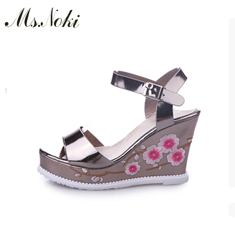 

Ms.Noki 10cm Embroider slipe New Women Sandals Fashion Summer wedge Sandals Soft Flip Flops Platform Slippers Shoes