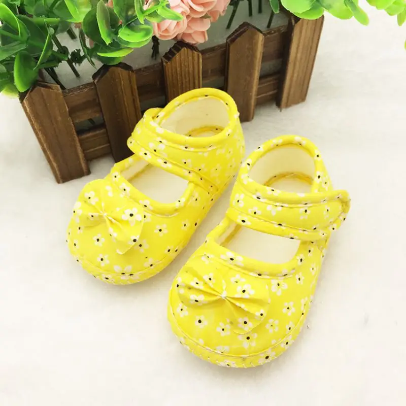 Новинка; детская обувь для маленьких мальчиков и девочек; обувь для малышей с цветочным принтом и бантом; обувь для малышей 0-18 месяцев