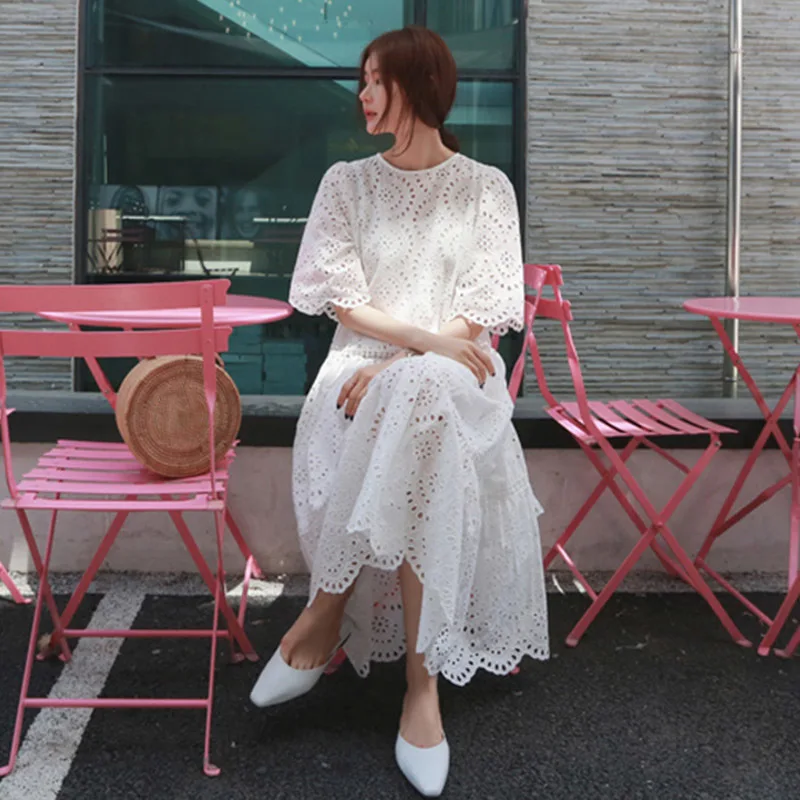 Ceny TWOTWINSTYLE sukienka z dziurami lato Oversize duże obszycie elegancka sukienka plażowa kobieta z Spaghetti pasiaste sukienki 2019 słodkie ubrania