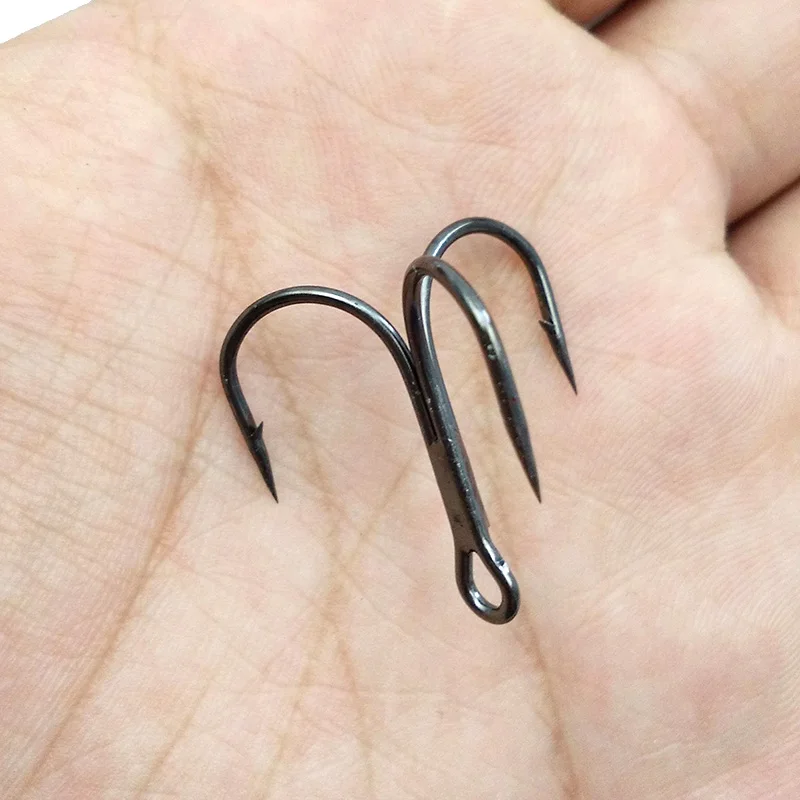 50pcs 35647 High Carbon Steel Treble Fishing Hooks Black Small Round Bent  Triple Hard Lure Spoon Fishhook Size 2 4 6 8 10 12 14