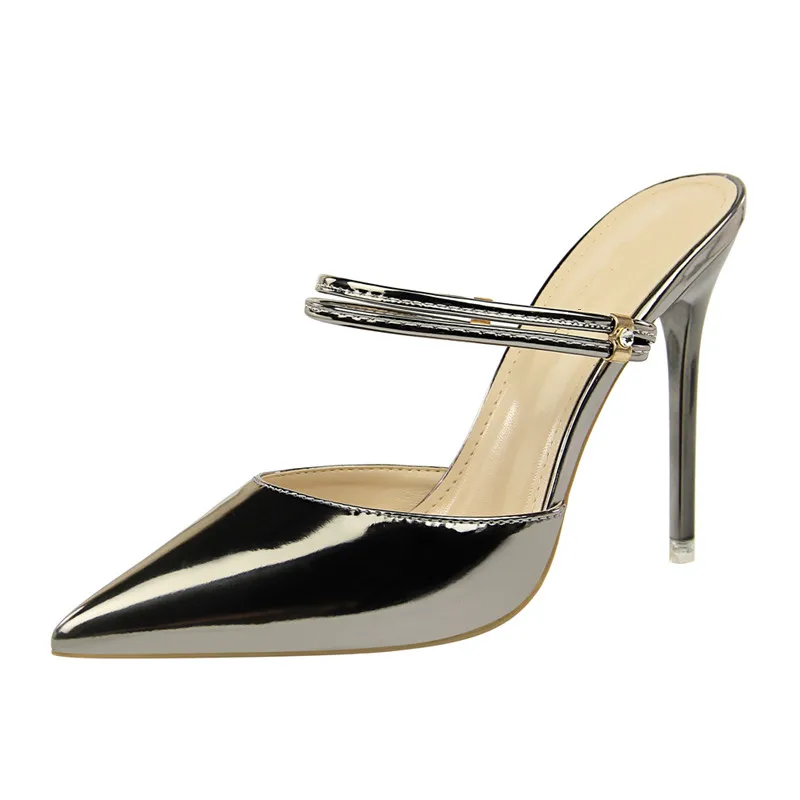 Элитный бренд Женская обувь на высоком каблуке Острый носок слипоны Для женщин Тапочки женские туфли золотистого или серебристого цвета