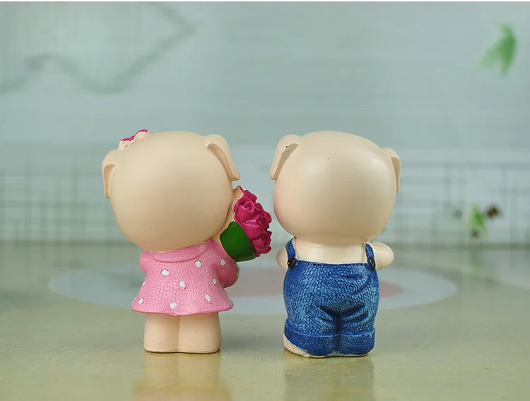 Pig Lover Figurine (11)
