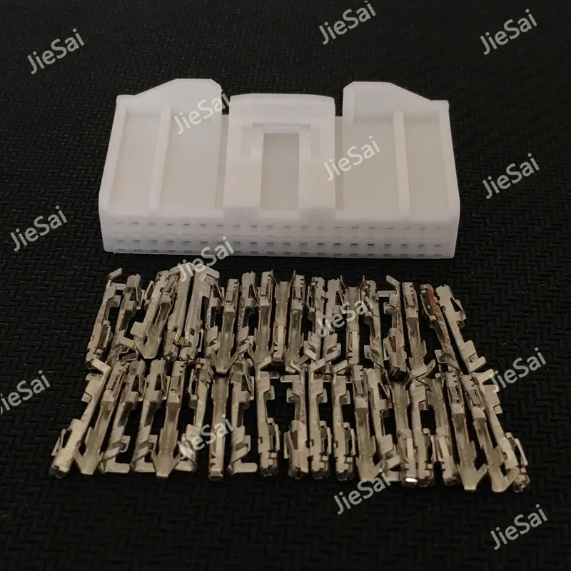 

40 Pin Female Automotive Dash Board Assembly Socket Auto Wiring Plug For Toyota Corolla