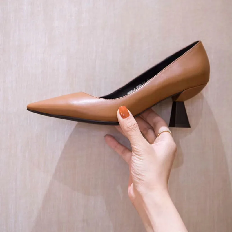XGRAVITY/необычная пикантная Дизайнерская обувь на каблуке; популярная дизайнерская Очаровательная Женская Осенняя обувь для вечеринок; коллекция года; женские туфли с острым носком; C270