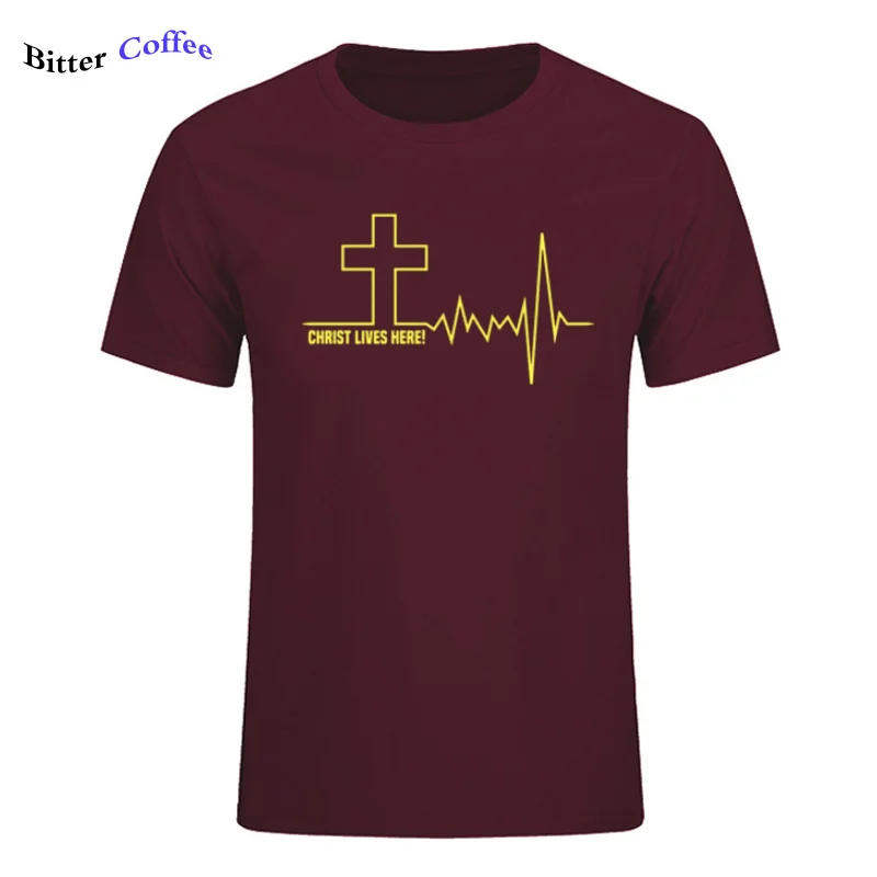 Мужская футболка с надписью Funny Christ Lives Here Cross Heartbeat для христиананина Иисуса