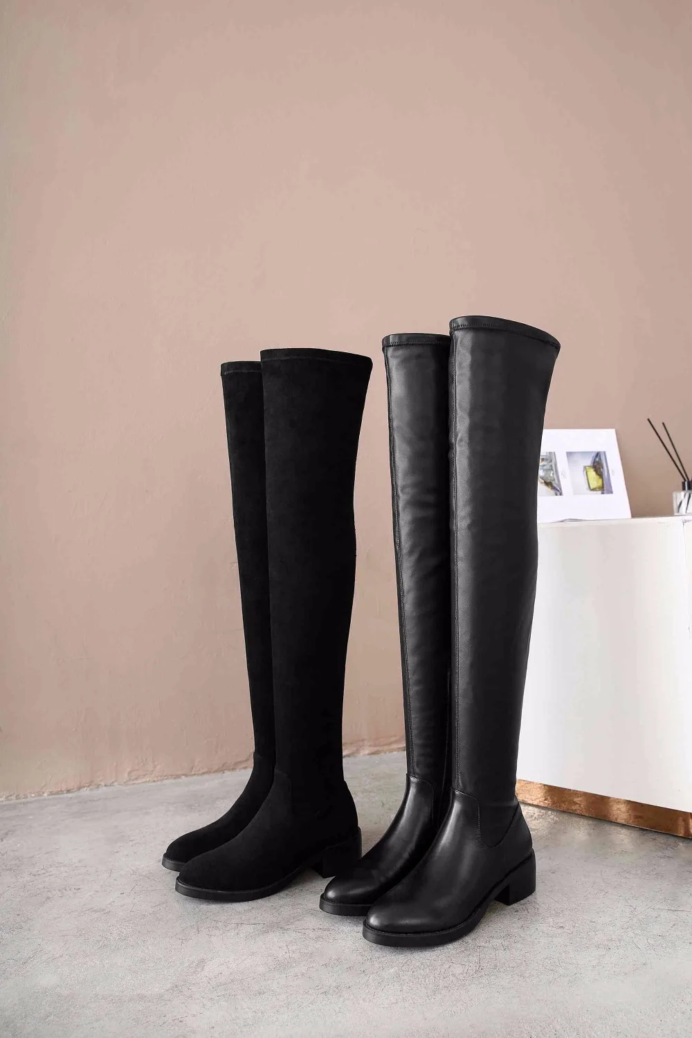 Новое поступление; милые зимние уличные сапоги из натуральной кожи в стиле рок; Женские Сапоги выше колена на среднем каблуке с квадратным носком; L7f1