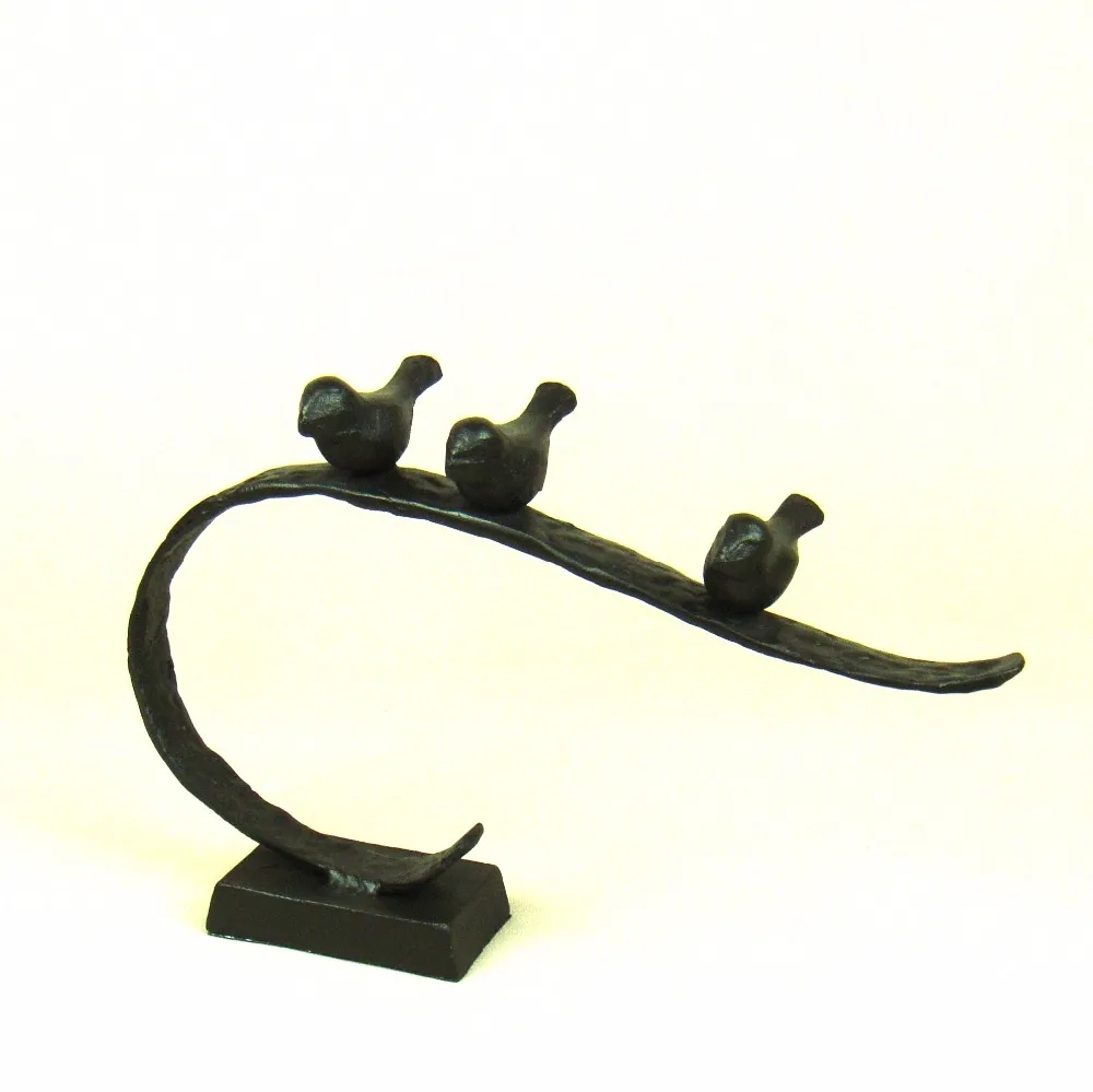 

Modern Simple Fashion Cast Iron Bird Figurine Handmade Abstract Animal Model Decoration Art and Craft Embellishment Accessories