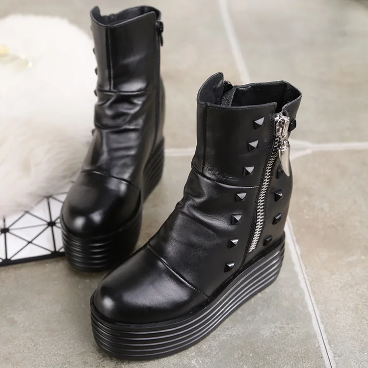 

SWWYIVY Woman Boots Platform Black Rivet Punk 2018 Autumn Winter Ladies Casual Snowboots Shoes Velvet Warm Short Boots Increased