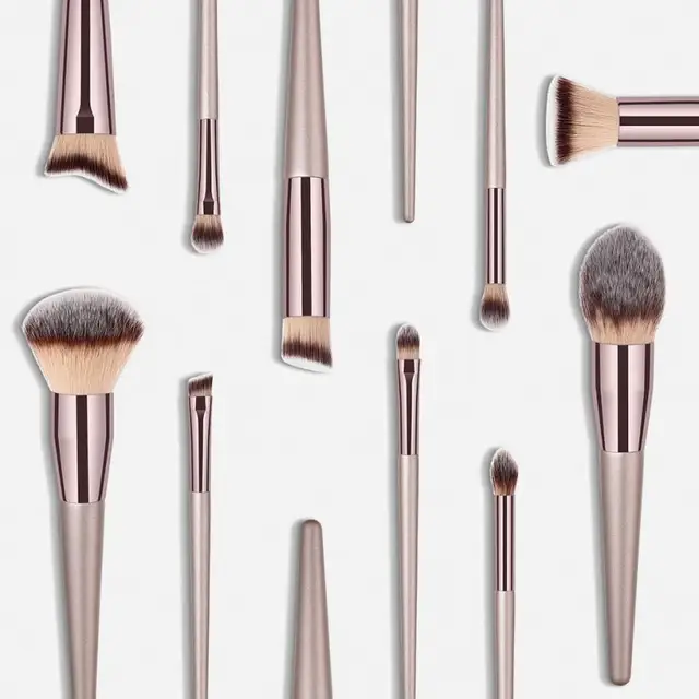 New Womens Fashion Brushes 1PC Wooden Foundation Cosmetic Eyebrow Eyeshadow Brush Makeup Brush Sets Tools Pincel Maquiagem -