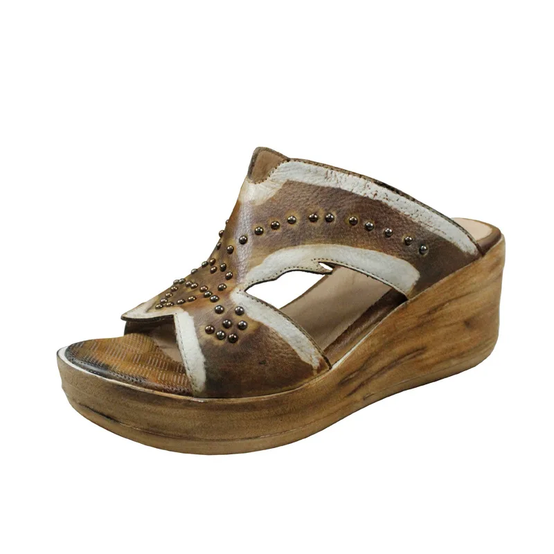 

2019 leather sandals ladies new handmade wedge rivet round head summer leather retro shoes fish mouth shoes