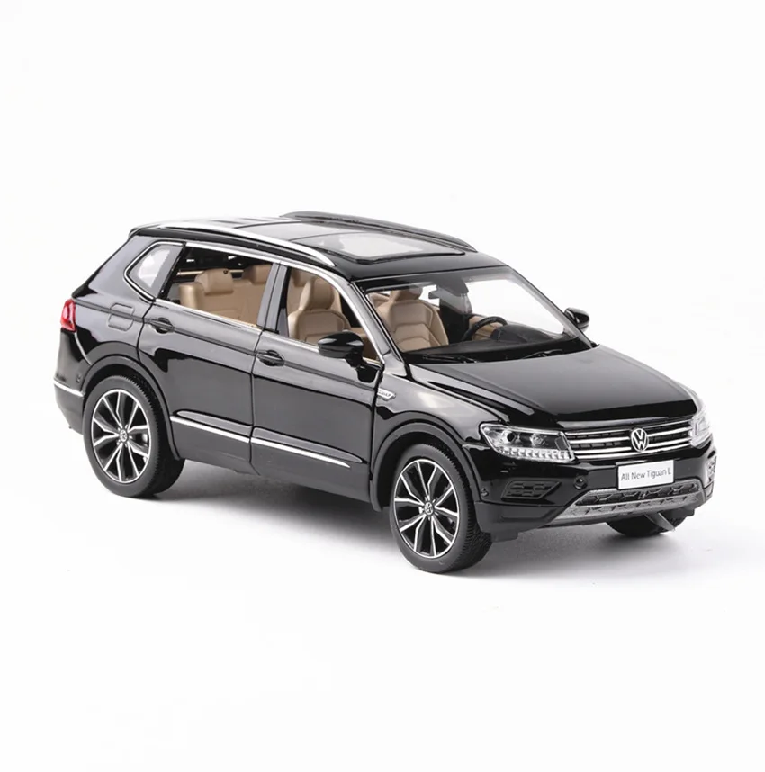 Goedkoop Hoge kwaliteit 132 Nieuwe Tiguan L legering model, simulatie van spuitgieten geluid en licht trek model ornamenten, gratis verzending