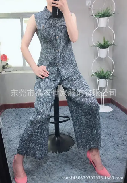 Special Price HOT SELLING Miyake fold suit fold sleeveless turn-down collar coat + wide-legged pants Two-piece suit IN STOCK Special Price HOT SELLING Miyake fold suit fold sleeveless turn-down collar coat + wide-legged pants Two-piece suit IN STOCK