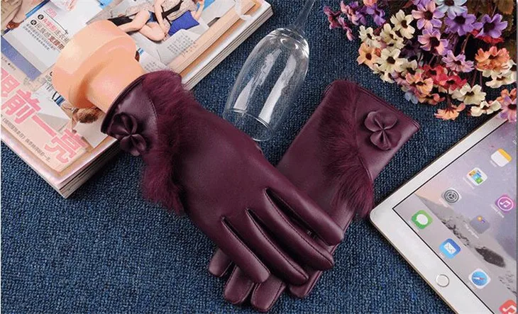 Толстый бархат Guantes лоскутное Для женщин мех кролика коснулся Экран бантом кожаные перчатки зимние бабочка Luvas теплые перчатки G046