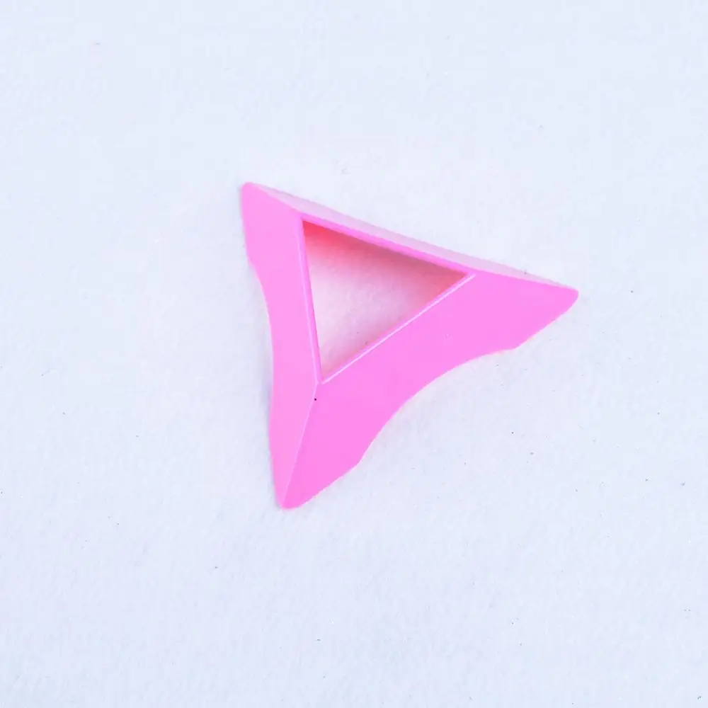 Pizies 1 шт. 7,5 см смешной треугольник Универсальный разноцветный волшебный куб база держатель рамка стенд башня аксессуары - Цвет: Pink