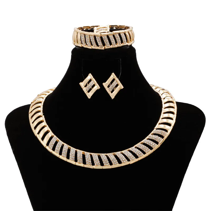 Европейский и американский модный дизайн 18 комплектов золотых ювелирных изделий Кристальное Ожерелье Кольцо Серьги юбилей памятные подар... Европейский и американский модный дизайн 18 комплектов золотых ювелирных изделий Кристальное Ожерелье Кольцо Серьги юбилей памятные подар...